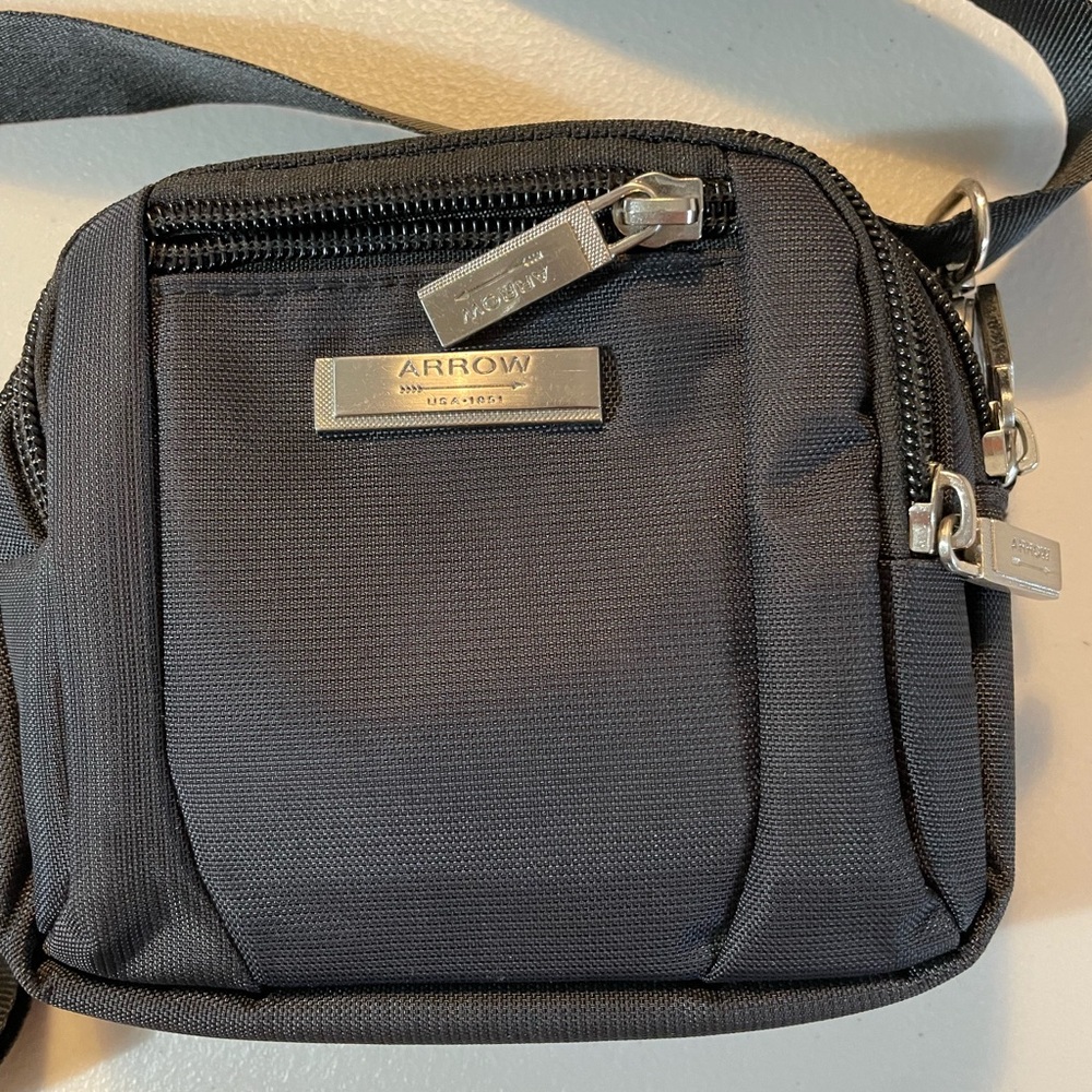Arrow USA 1851 Nylon Black Crossbody 6” X 4.5” EUC - Picture 7 of 7